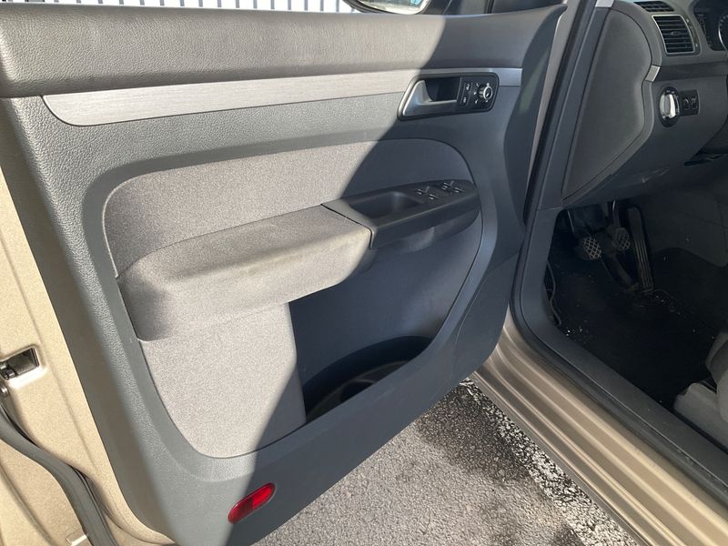 Volkswagen Touran 2.0 TDI Advance BlueMotion Tech 2014 – снимка на щета 48