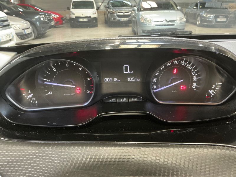 Peugeot 2008 1.5 Blue-HDi Active 2019 – снимка 18