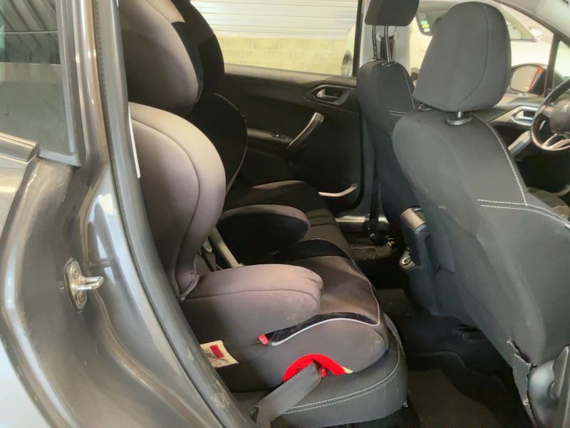 Peugeot 2008 1.5 Blue-HDi Active 2019 – снимка 19