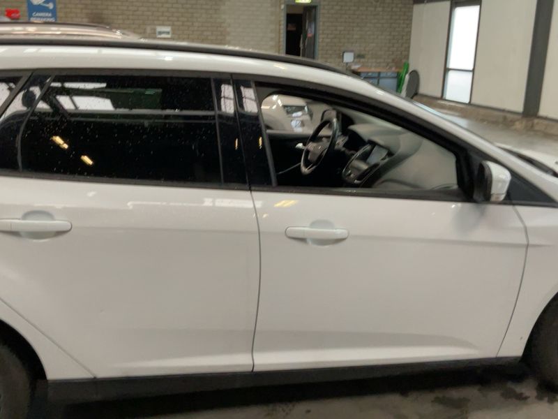 Ford Focus 1.0 EcoBoost Business 2016 – снимка 10