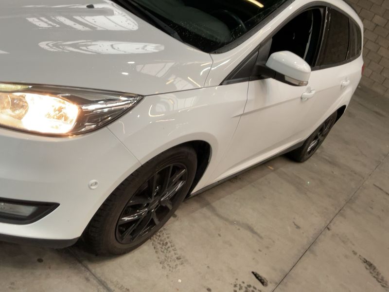 Ford Focus 1.0 EcoBoost Business 2016 – снимка 2