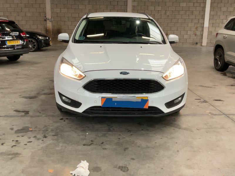 Ford Focus 1.0 EcoBoost Business 2016 – снимка 14