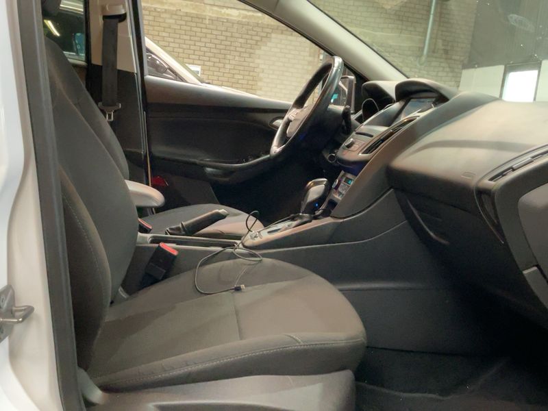 Ford Focus 1.0 EcoBoost Business 2016 – снимка 16