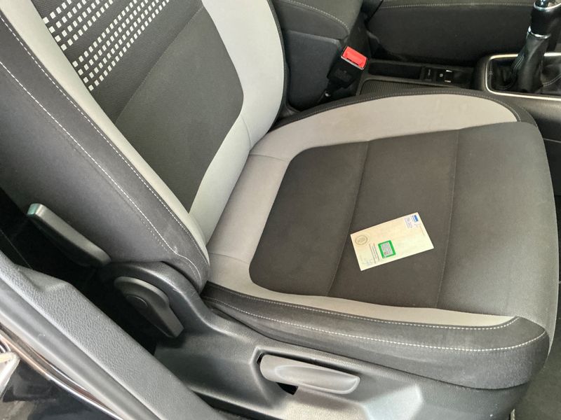 Volkswagen Tiguan 2.0 TDI Life BlueMotion Tech 2013 – снимка 33