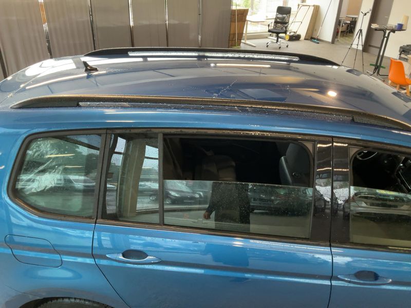 Volkswagen Touran 1.6 TDI Trendline BlueMotion Tech 2019 – снимка 13