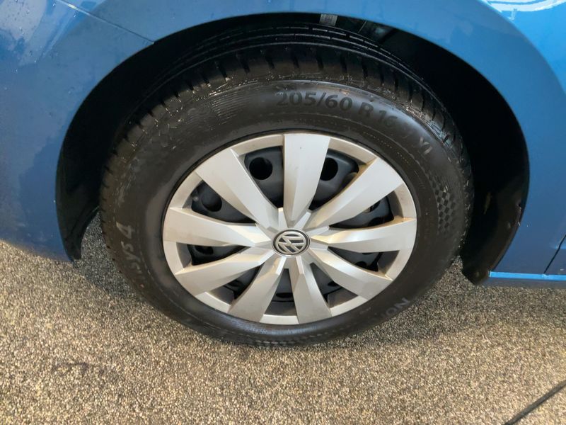 Volkswagen Touran 1.6 TDI Trendline BlueMotion Tech 2019 – снимка 3