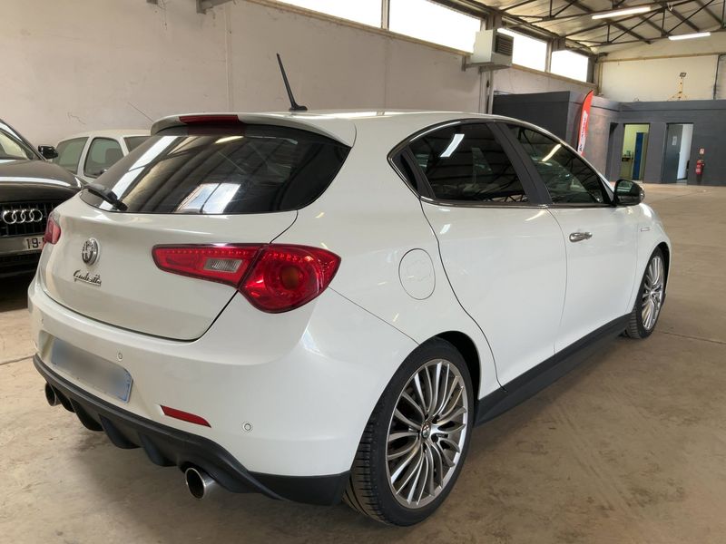 Alfa Romeo Giulietta 2.0 JTDM Turismo 2013 – снимка 8