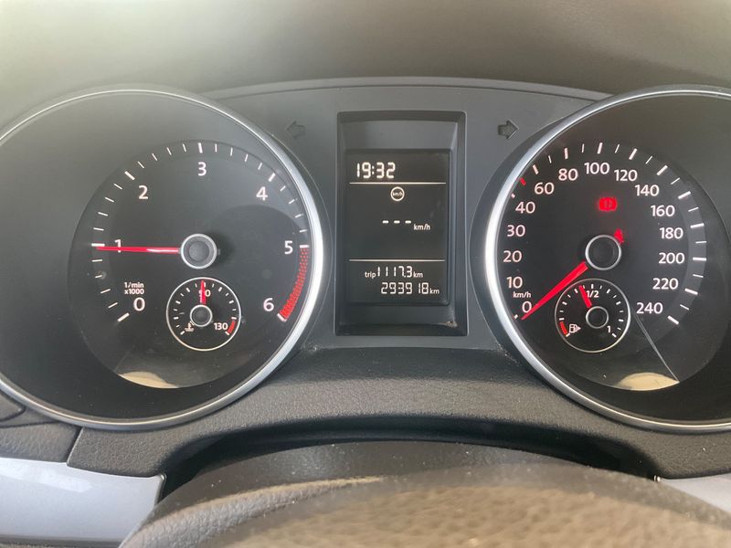 Volkswagen Golf VI 1.6 TDI Advance BlueMotion Tech 2010 – снимка 4