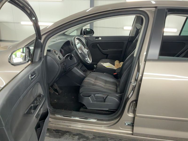 Volkswagen Golf VI Plus 1.2 TSI Match 2013 – снимка 17
