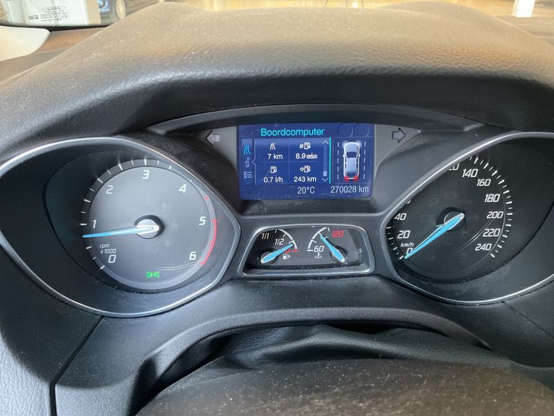 Ford Focus 1.6 TDCi DPF Titanium 2013 – снимка 4