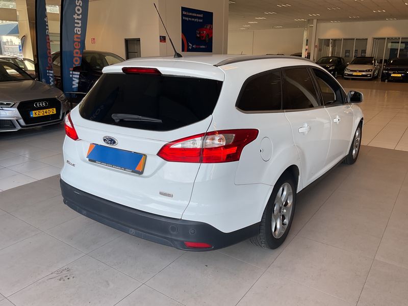 Ford Focus 1.6 TDCi DPF Titanium 2013 – снимка 2