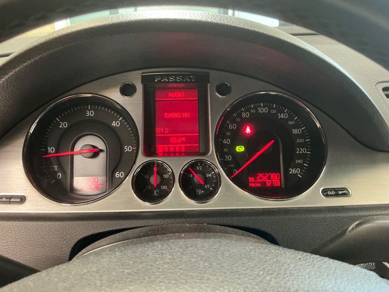 Volkswagen Passat 2.0 TDI Highline 2006 – снимка 4