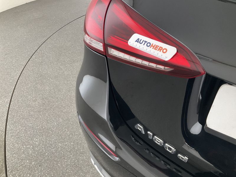 Mercedes-Benz A-Klasse A 180 d Sport 2019 – снимка 31