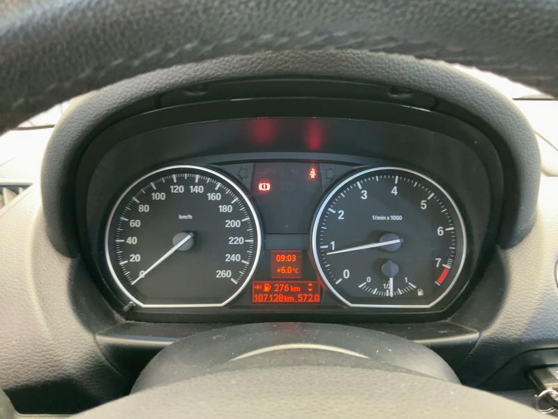 BMW 1er 120i 2010 – снимка 18