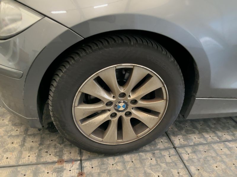 BMW 1er 120i 2010 – снимка 3