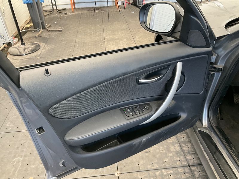 BMW 1er 120i 2010 – снимка 30