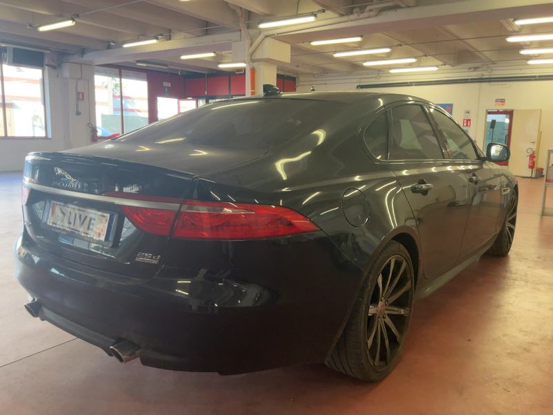 Jaguar XF 25d Portfolio AWD 2018 – снимка 8