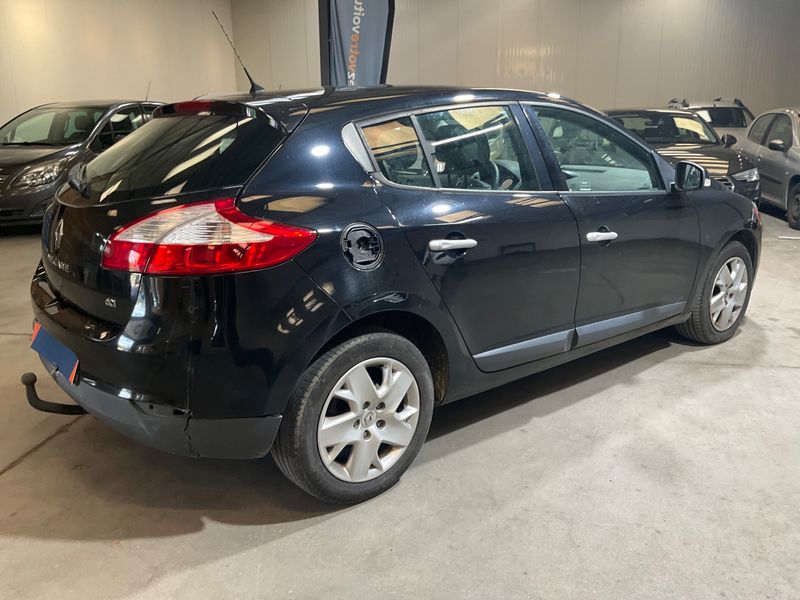 Renault Megane 1.9 dCi Expression 2011 – снимка 2