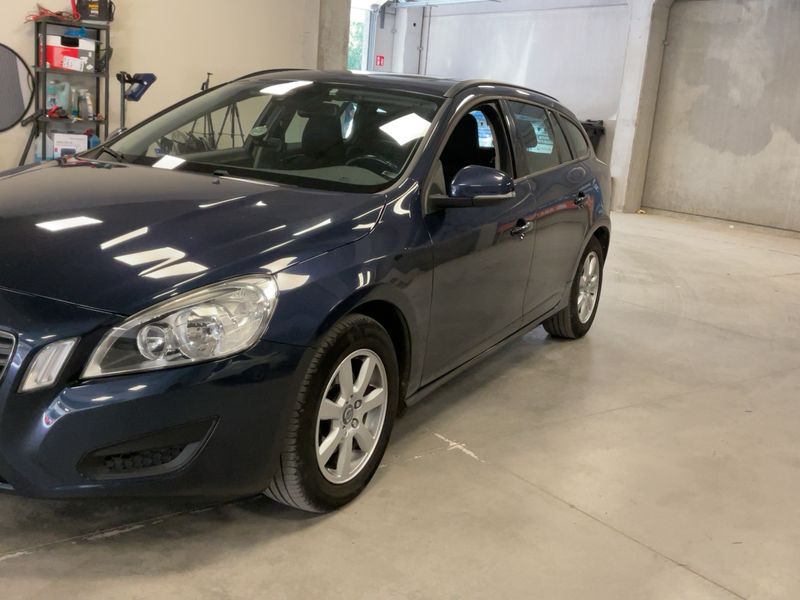 Volvo V60 1.6 D Kinetic 2013 – снимка 2
