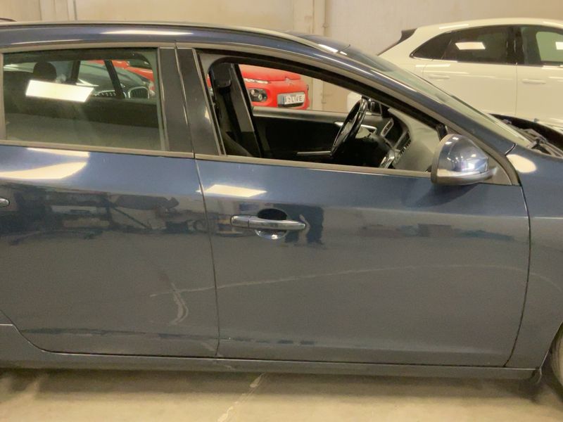 Volvo V60 1.6 D Kinetic 2013 – снимка 10