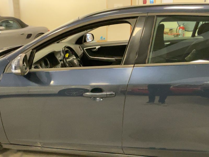 Volvo V60 1.6 D Kinetic 2013 – снимка 4