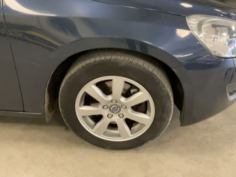 Volvo V60 1.6 D Kinetic 2013 – снимка 11