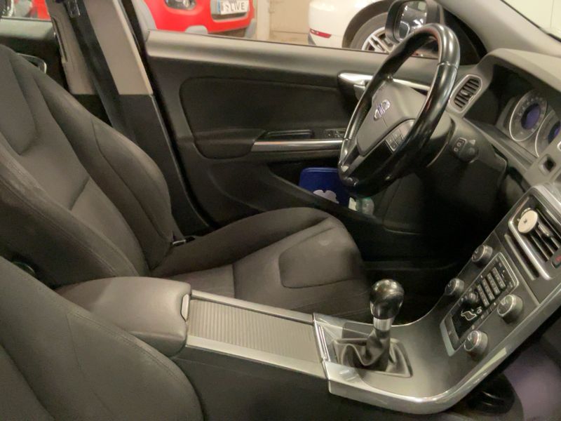 Volvo V60 1.6 D Kinetic 2013 – снимка 16