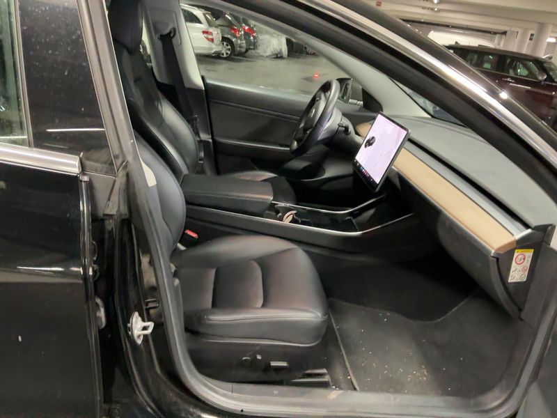 Tesla Model 3 Long Range Dual Long Range Dual AWD 2019 – снимка 16