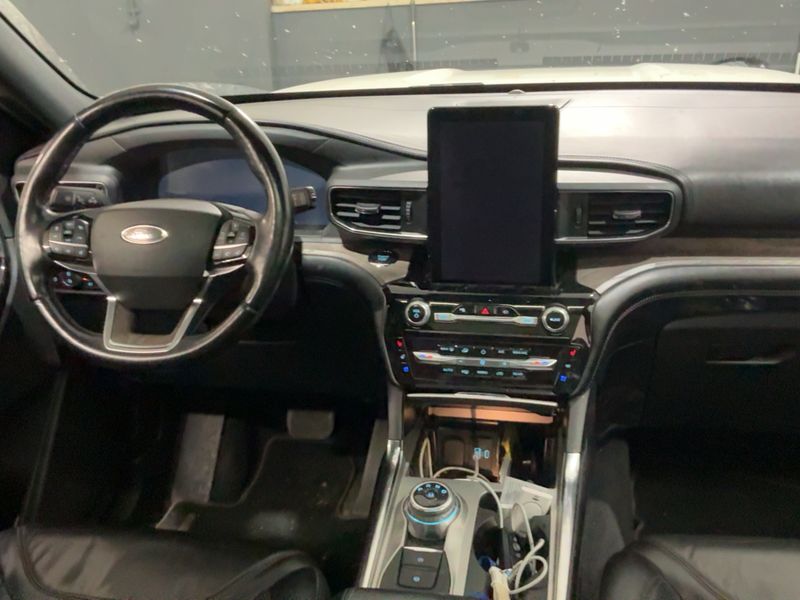 Ford Explorer 3.0 Plug-in Hybrid 4x4 Platinium 2022 – снимка 18