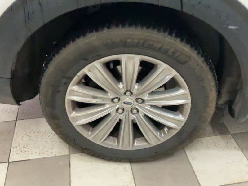 Ford Explorer 3.0 Plug-in Hybrid 4x4 Platinium 2022 – снимка 9