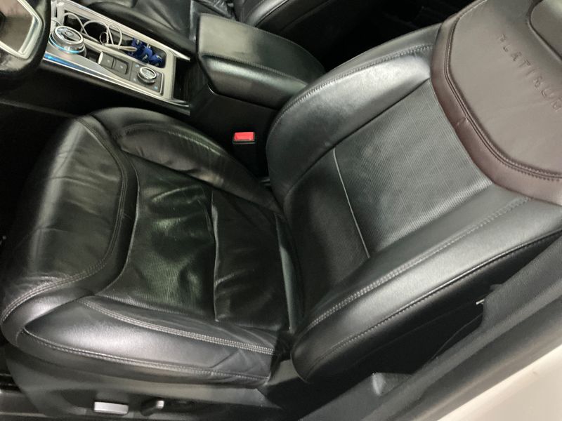 Ford Explorer 3.0 Plug-in Hybrid 4x4 Platinium 2022 – снимка 22