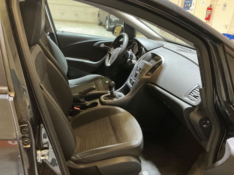 Opel Astra 1.6 CDTI DPF Selection 2015 – снимка 3