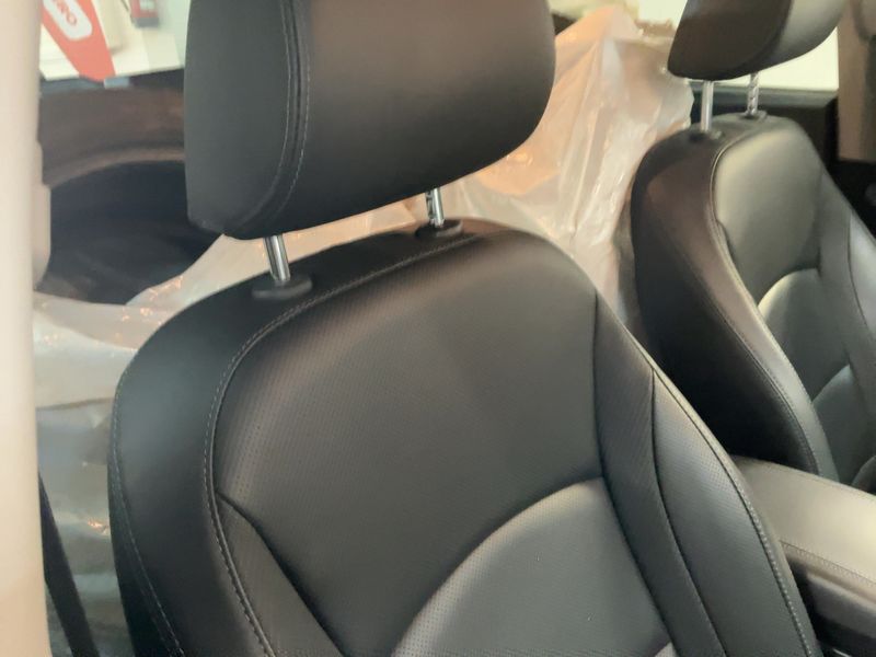 Ssangyong Tivoli 1.5 Black Line 4x2 2023 – снимка 20