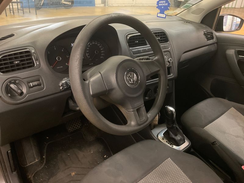 Volkswagen Polo 1.6 TDI Style 2012 – снимка 23