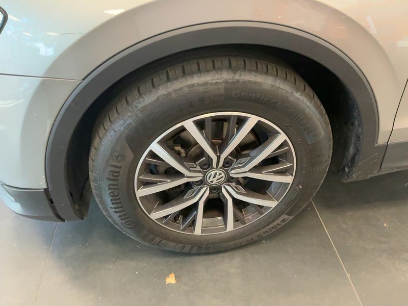 Volkswagen Tiguan 1.6 TDI Business BlueMotion Tech 2017 – снимка 3