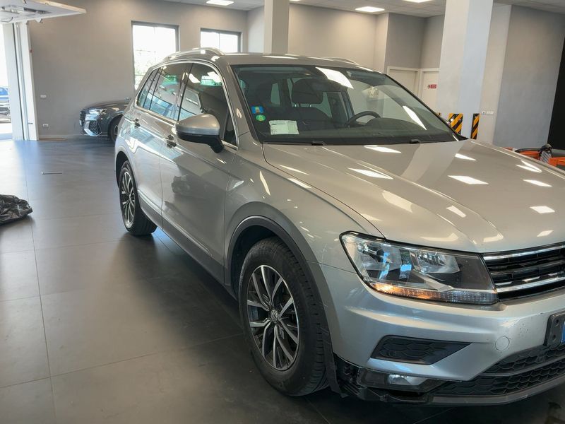 Volkswagen Tiguan 1.6 TDI Business BlueMotion Tech 2017 – снимка 12