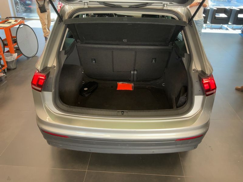 Volkswagen Tiguan 1.6 TDI Business BlueMotion Tech 2017 – снимка 16