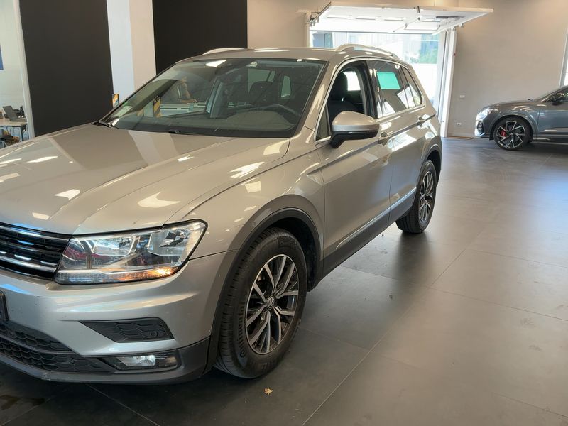 Volkswagen Tiguan 1.6 TDI Business BlueMotion Tech 2017 – снимка 2