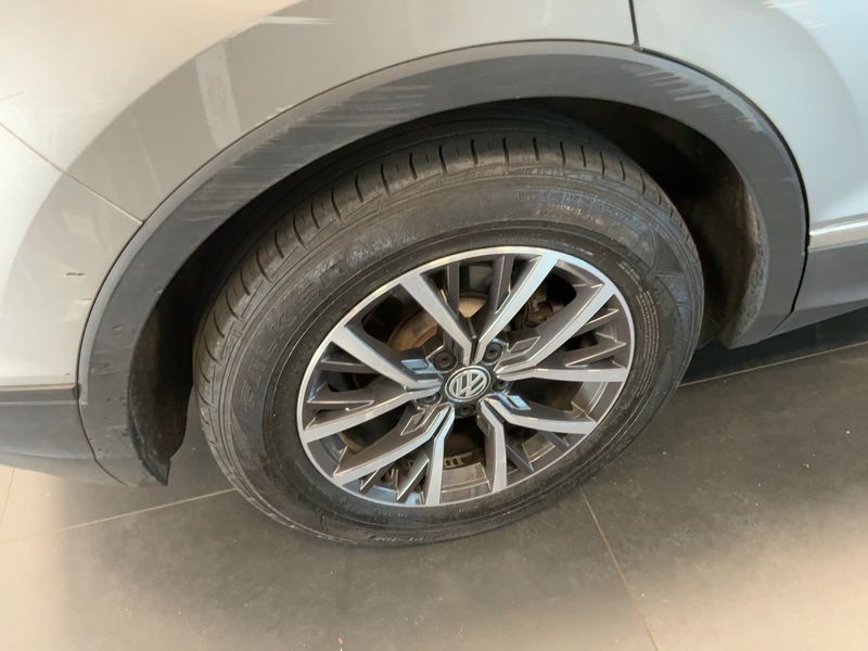 Volkswagen Tiguan 1.6 TDI Business BlueMotion Tech 2017 – снимка 9