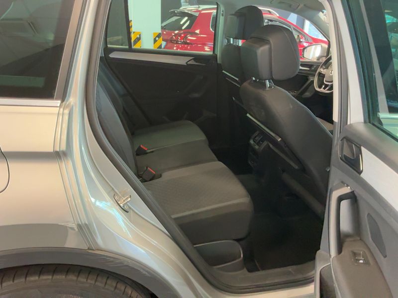 Volkswagen Tiguan 1.6 TDI Business BlueMotion Tech 2017 – снимка 20
