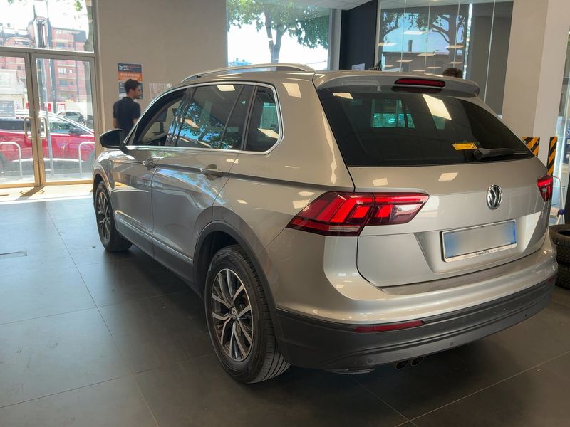 Volkswagen Tiguan 1.6 TDI Business BlueMotion Tech 2017 – снимка 6