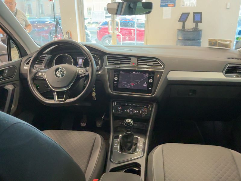 Volkswagen Tiguan 1.6 TDI Business BlueMotion Tech 2017 – снимка 18
