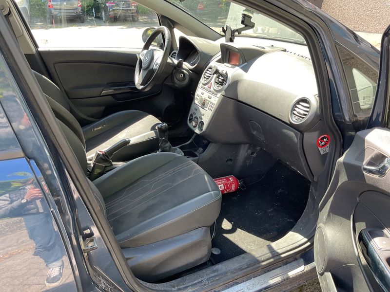 Opel Corsa 1.3 CDTI 150 Jahre Opel 2012 – снимка 3