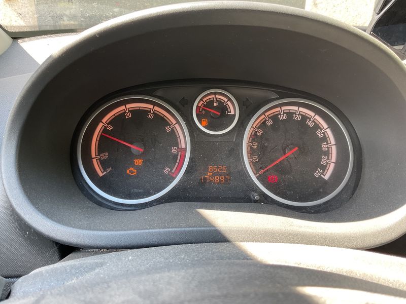 Opel Corsa 1.3 CDTI 150 Jahre Opel 2012 – снимка 7