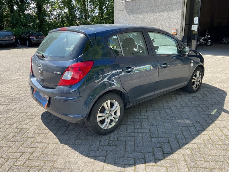 Opel Corsa 1.3 CDTI 150 Jahre Opel 2012 – снимка 2