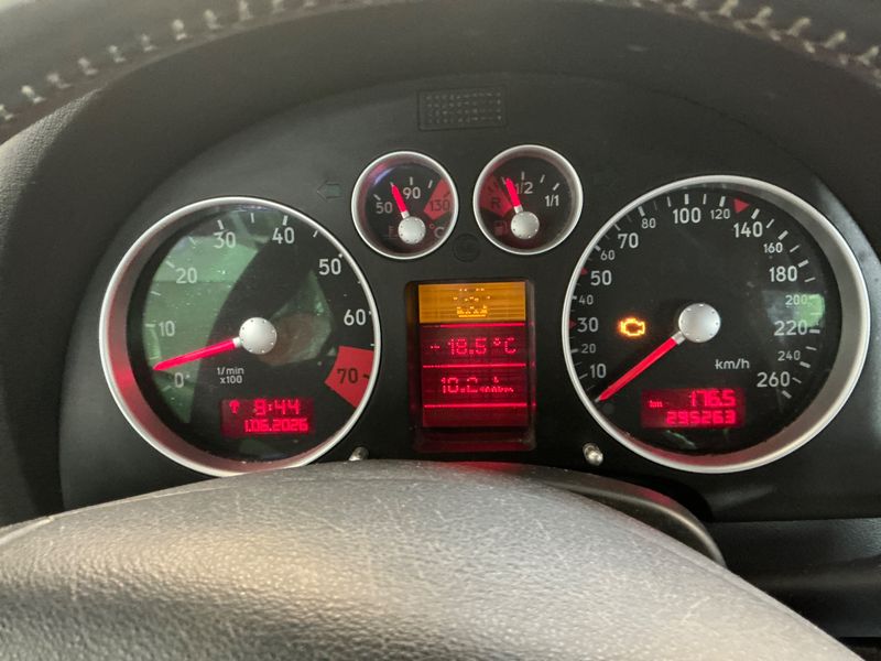 Audi TT 1.8 Turbo Coupe 2005 – снимка 4