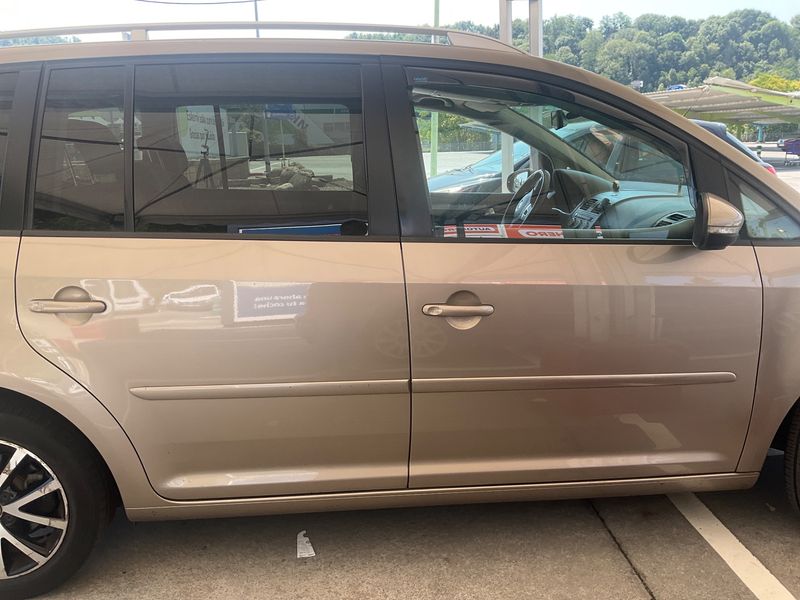 Volkswagen Touran 1.6 TDI Edition BlueMotion Tech 2012 – снимка 10