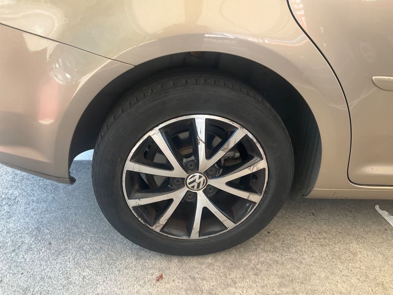 Volkswagen Touran 1.6 TDI Edition BlueMotion Tech 2012 – снимка 9
