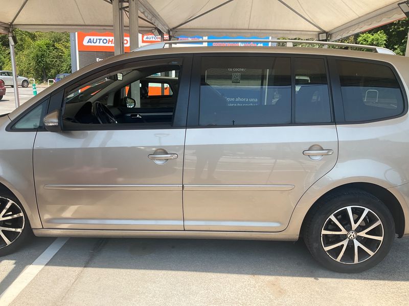 Volkswagen Touran 1.6 TDI Edition BlueMotion Tech 2012 – снимка 4