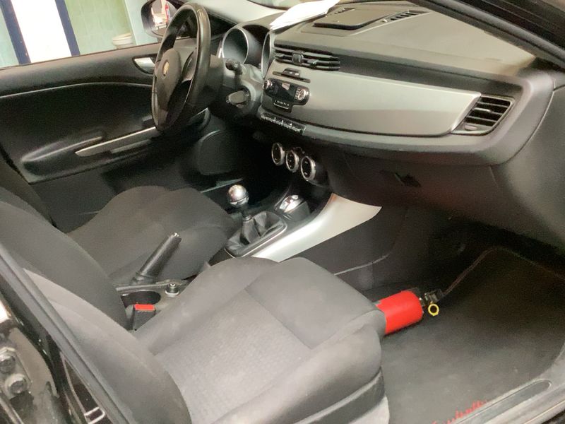 Alfa Romeo Giulietta 1.6 JTDM Basis 2013 – снимка 17